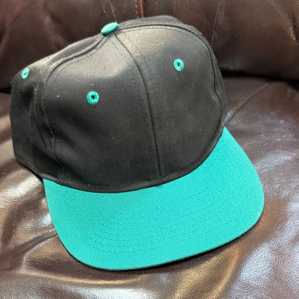 Cameo Black and Teal Cap